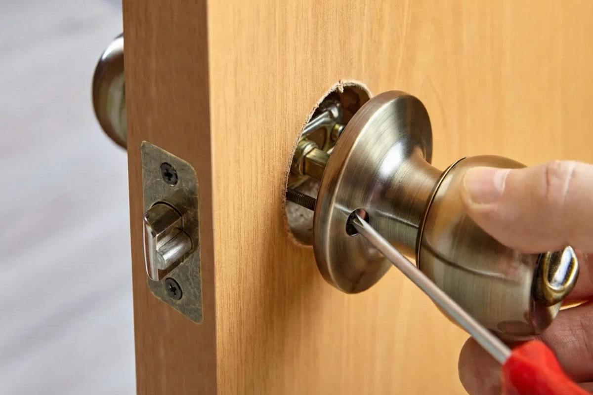 Residential lock change service